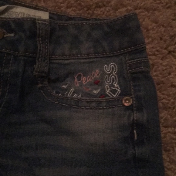 Shorts - Picture 2 of 4